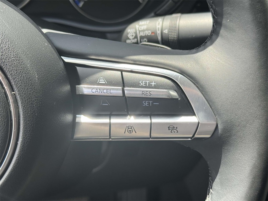 Vehicle image 25 of 30
