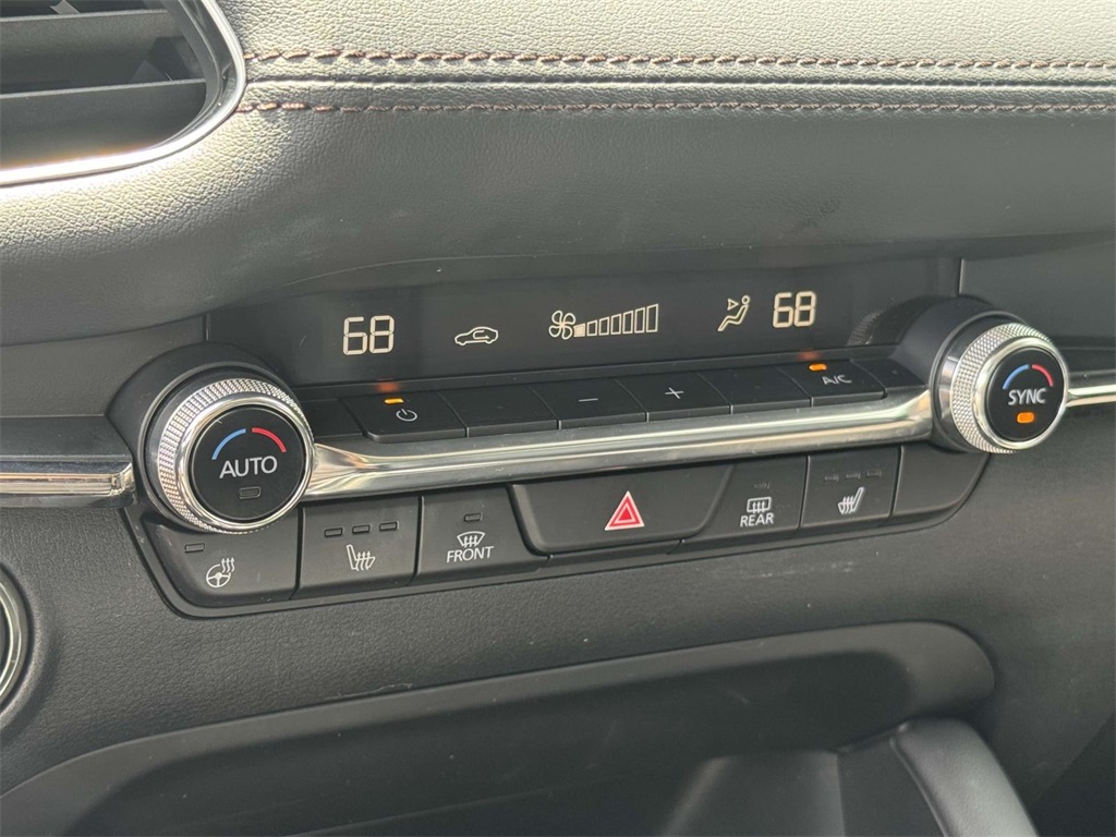 Vehicle image 26 of 30