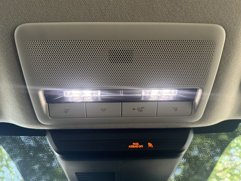 Vehicle image 36 of 40