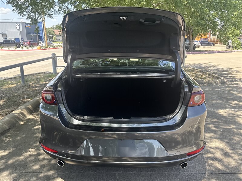 Vehicle image 13 of 40