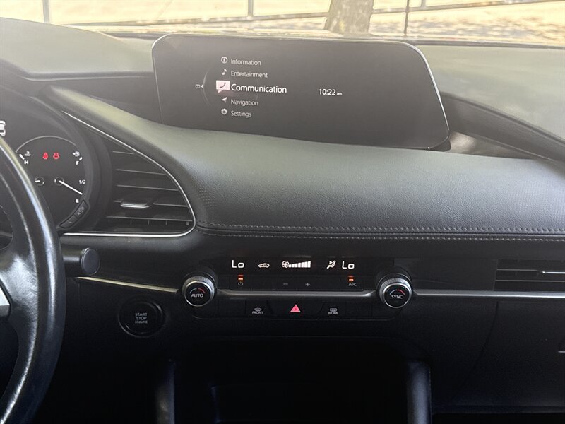 Vehicle image 26 of 40