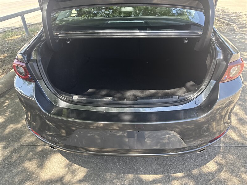 Vehicle image 12 of 40
