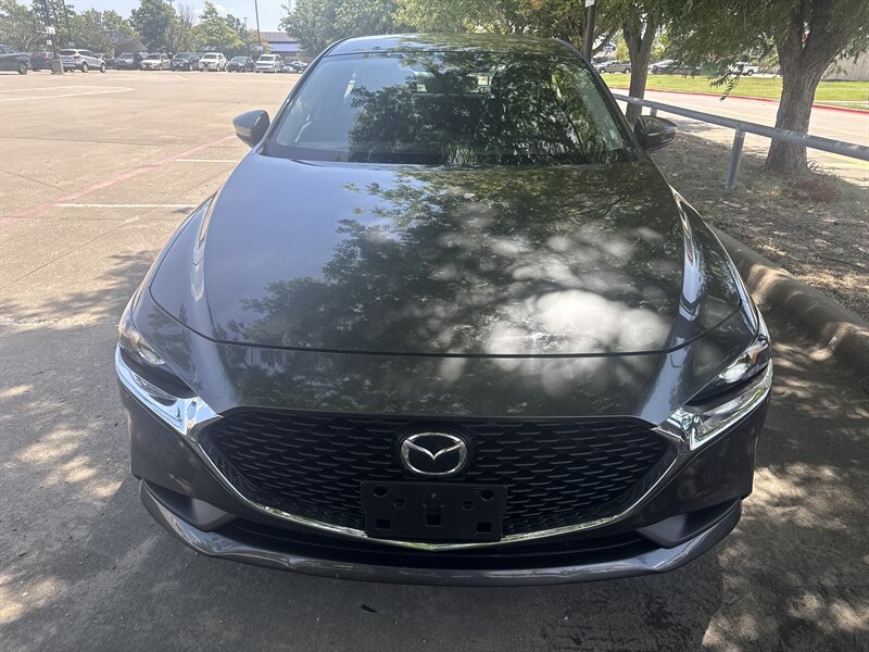 Vehicle image 4 of 40