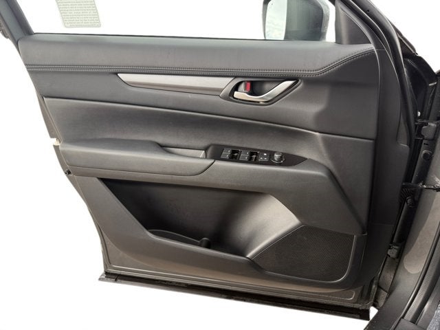 Vehicle image 23 of 31