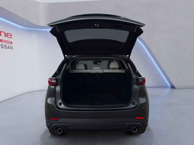 Vehicle image 14 of 31