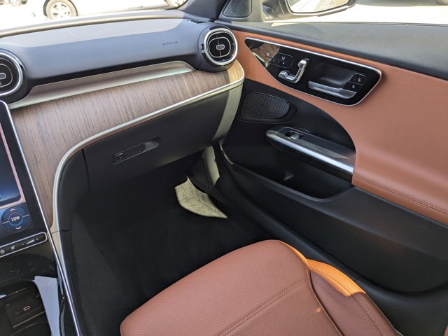 Vehicle image 22 of 37