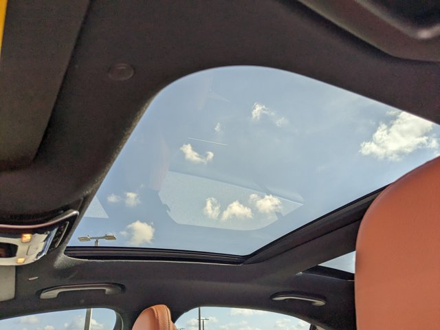 Vehicle image 26 of 37