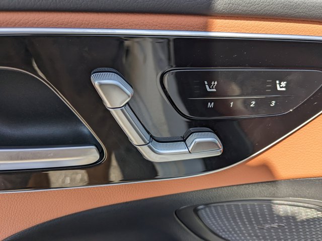 Vehicle image 25 of 37
