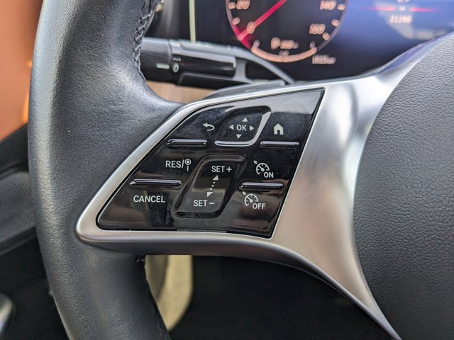 Vehicle image 33 of 37