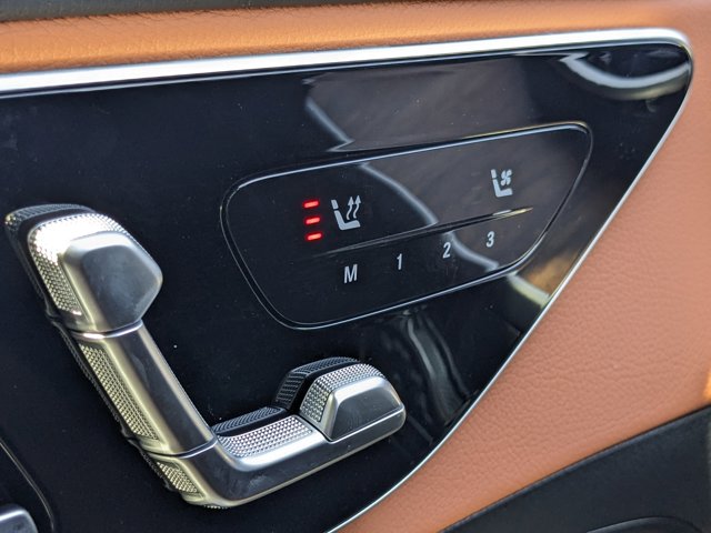 Vehicle image 31 of 37