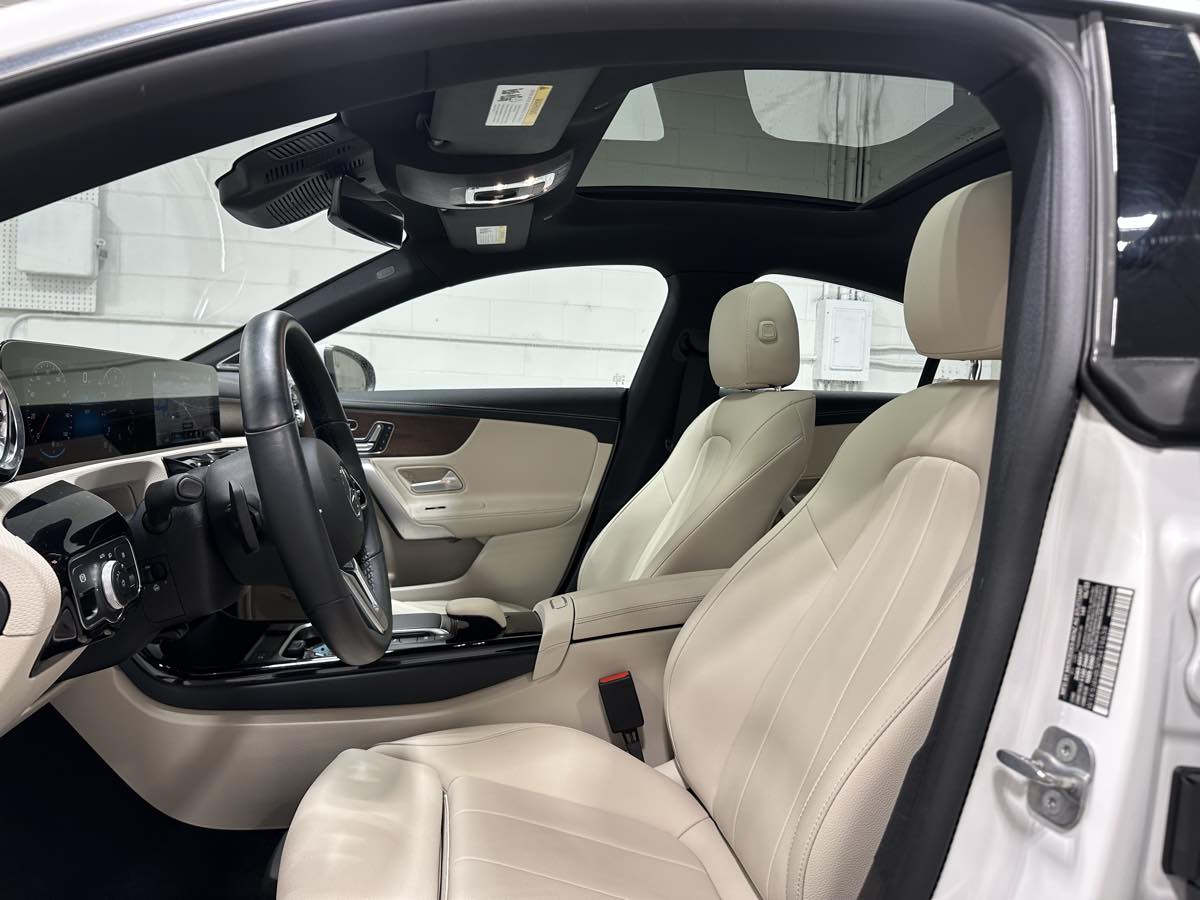 Vehicle image 16 of 20