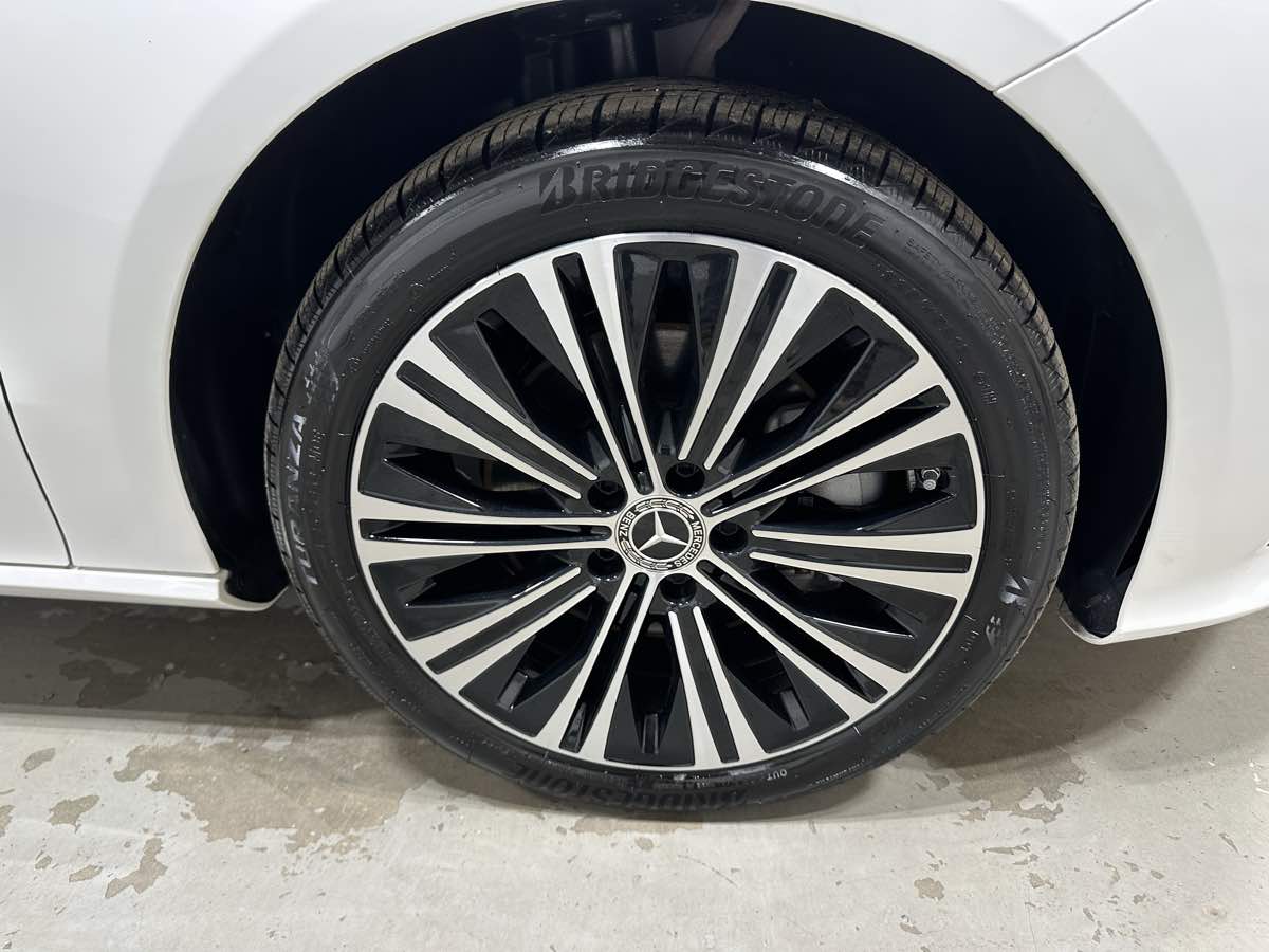 Vehicle image 7 of 20