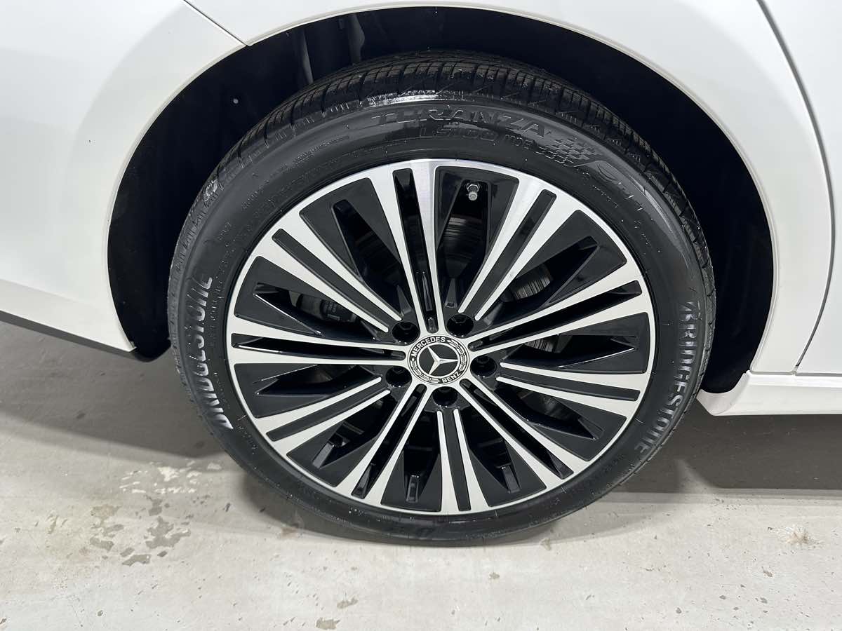 Vehicle image 6 of 20
