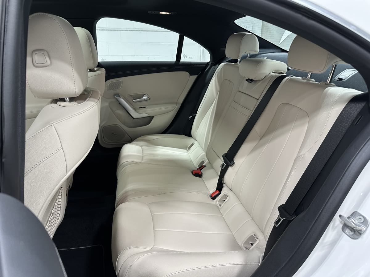 Vehicle image 19 of 20