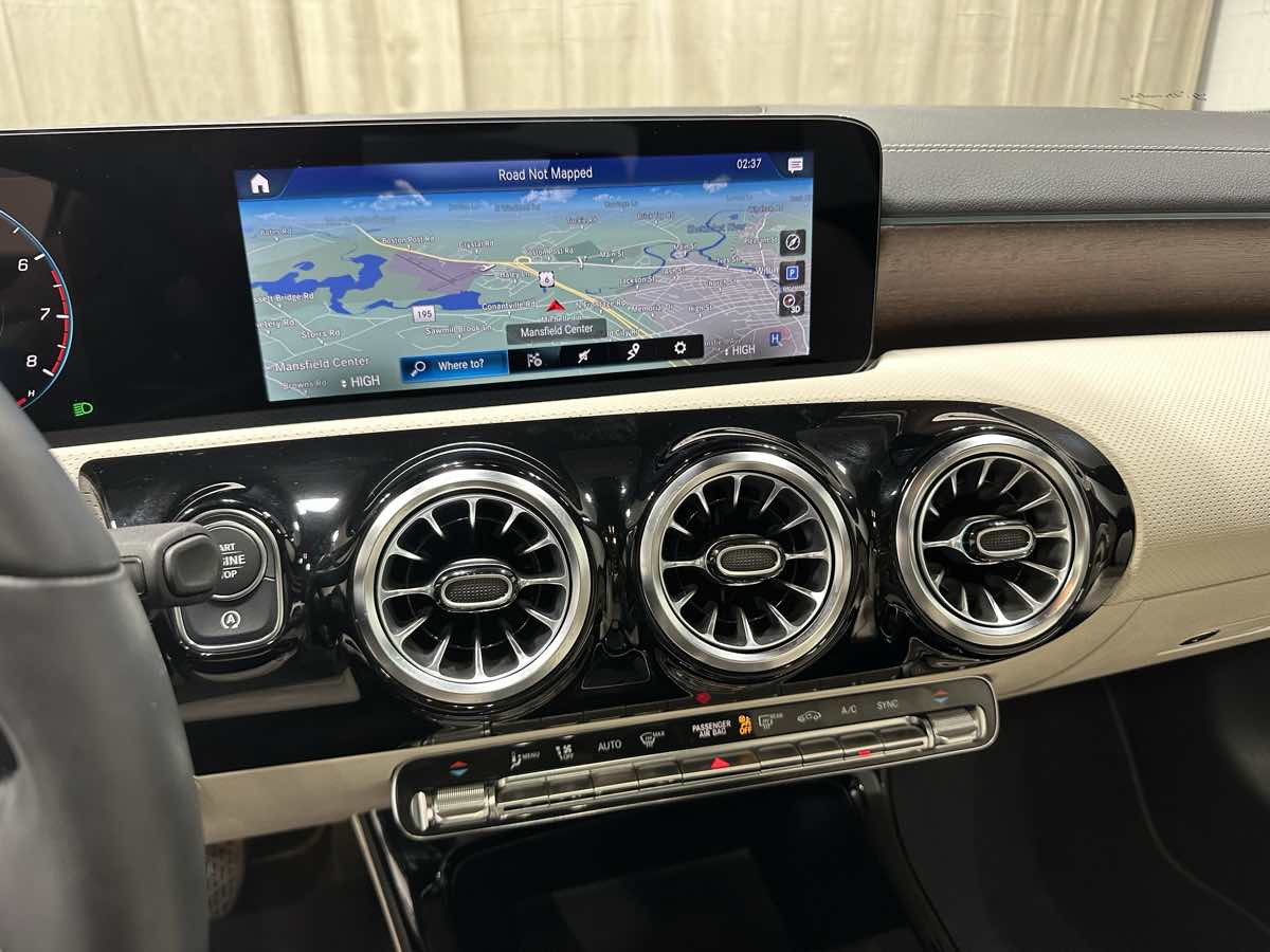 Vehicle image 13 of 20