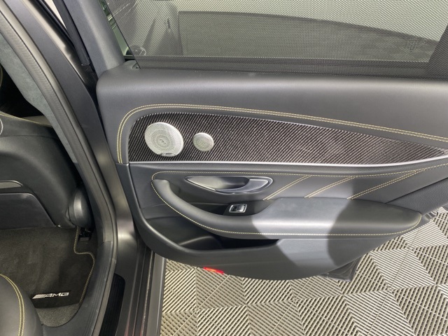 Vehicle image 29 of 40