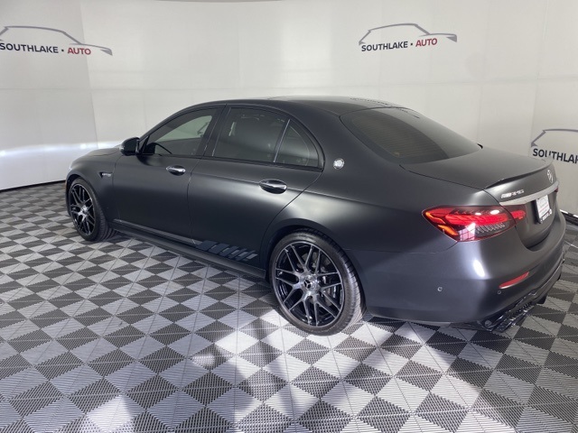 Vehicle image 10 of 40
