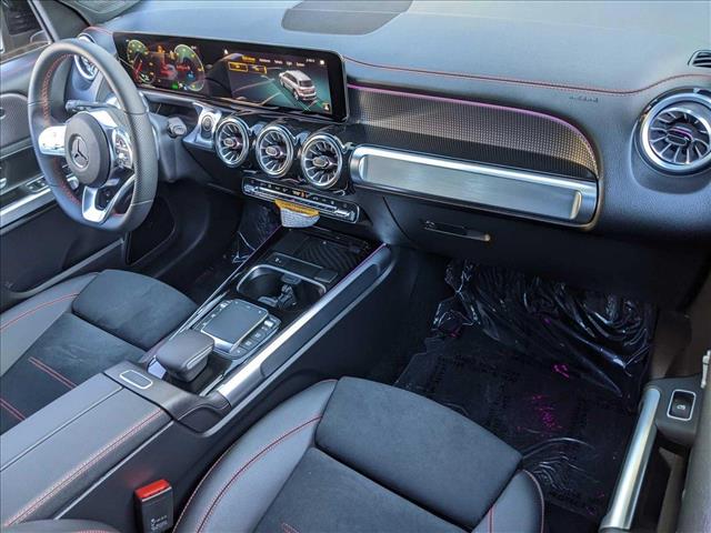Vehicle image 22 of 25