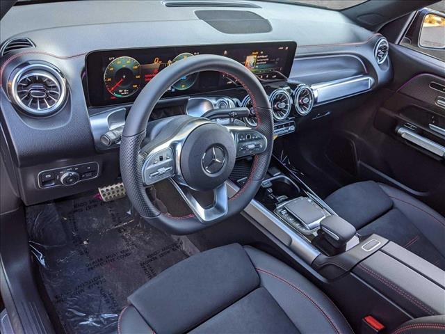 Vehicle image 10 of 25