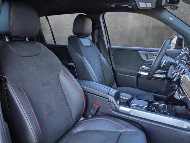 Vehicle image 21 of 25