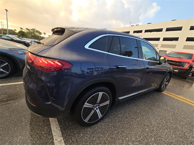 Vehicle image 5 of 25