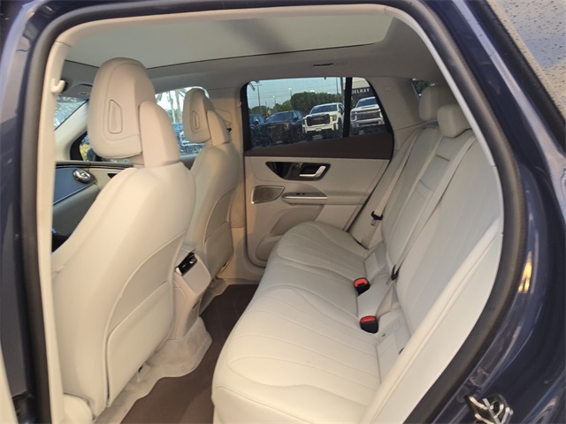 Vehicle image 12 of 25