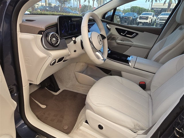 Vehicle image 11 of 25