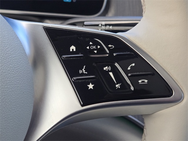 Vehicle image 23 of 25