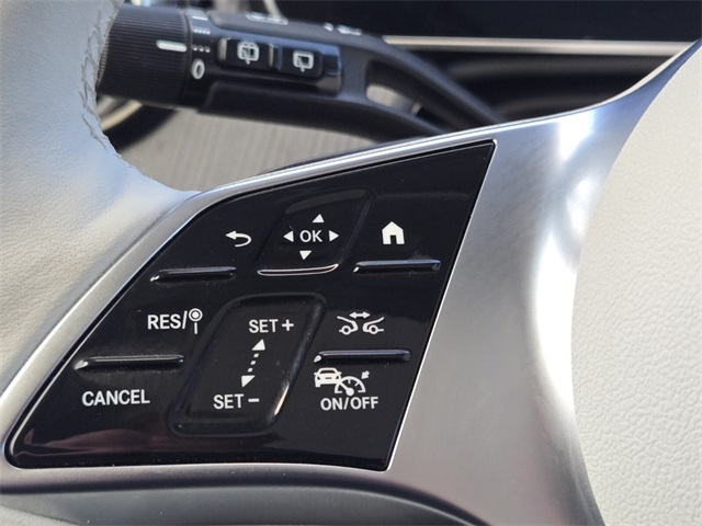 Vehicle image 24 of 25