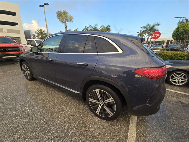 Vehicle image 7 of 25