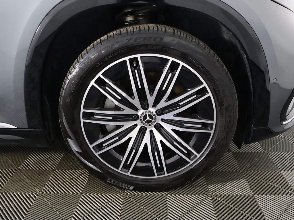 Vehicle image 28 of 69