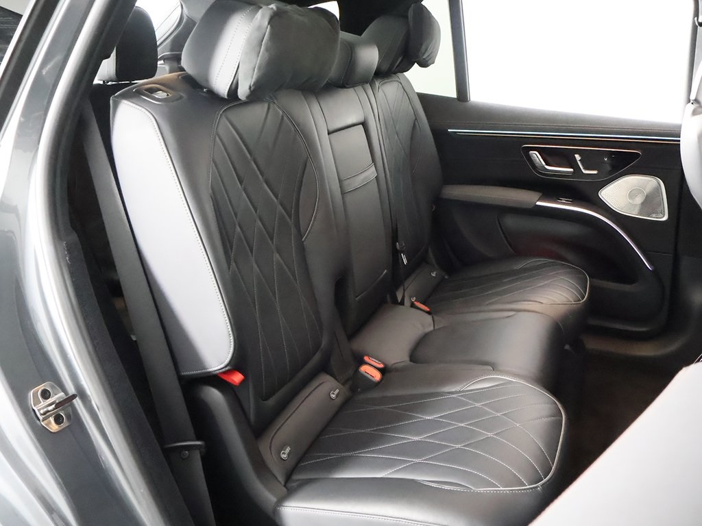 Vehicle image 37 of 69