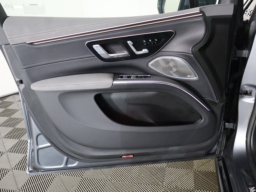 Vehicle image 29 of 69
