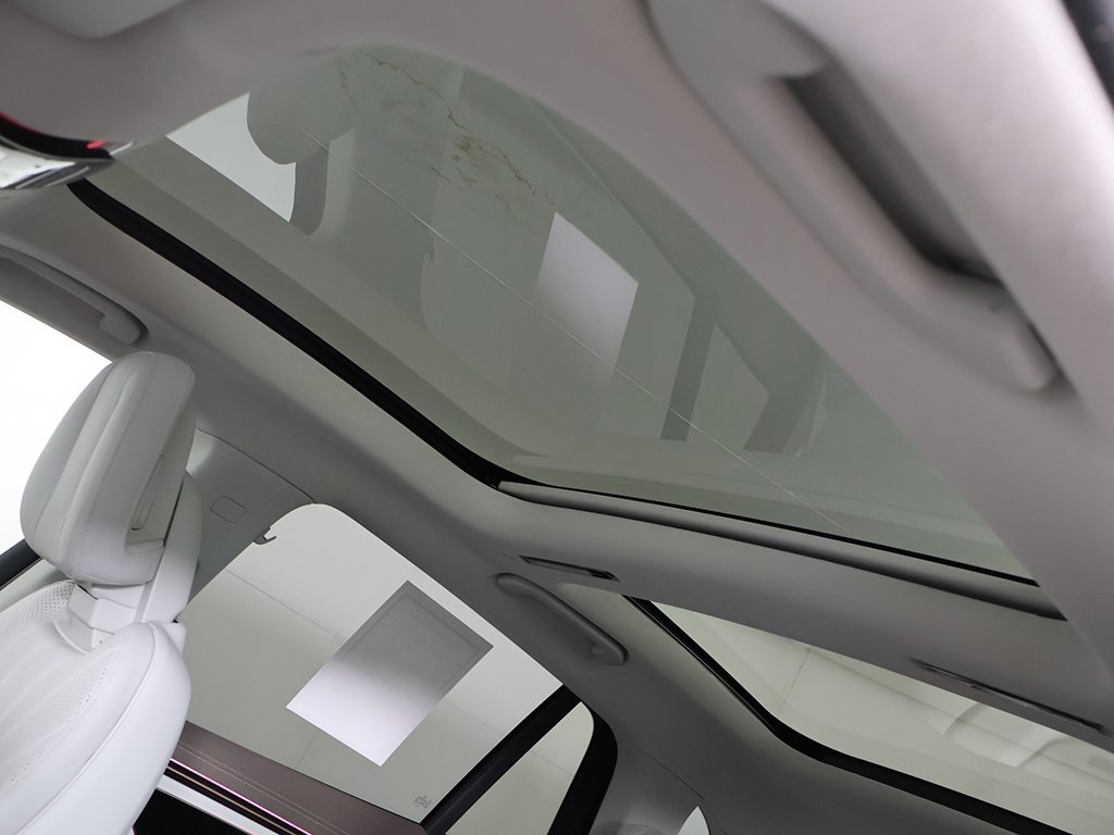Vehicle image 19 of 53