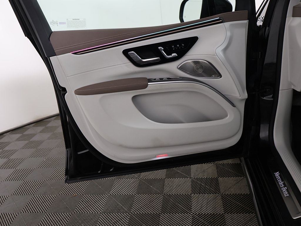 Vehicle image 22 of 53