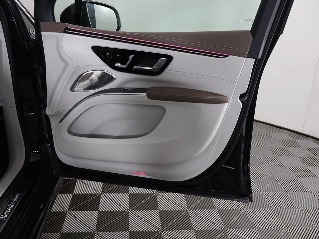 Vehicle image 23 of 53