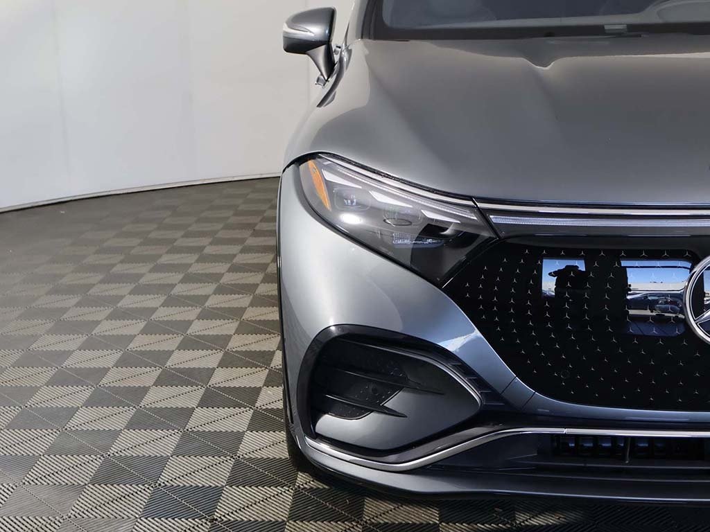 Vehicle image 21 of 68