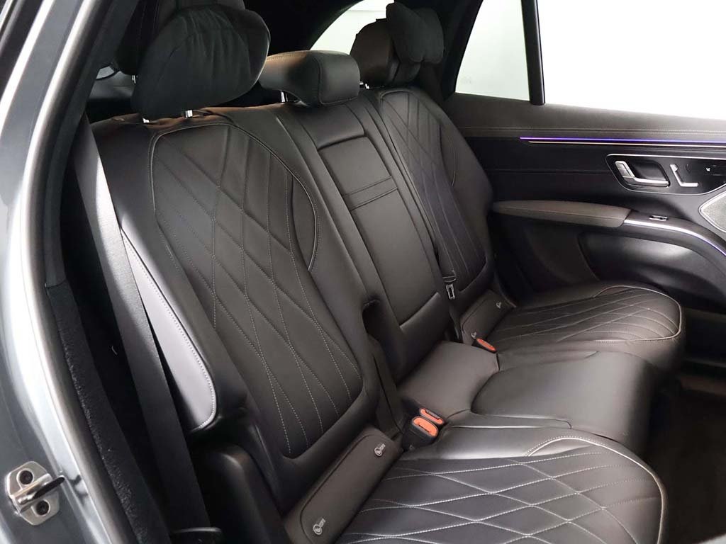 Vehicle image 40 of 68