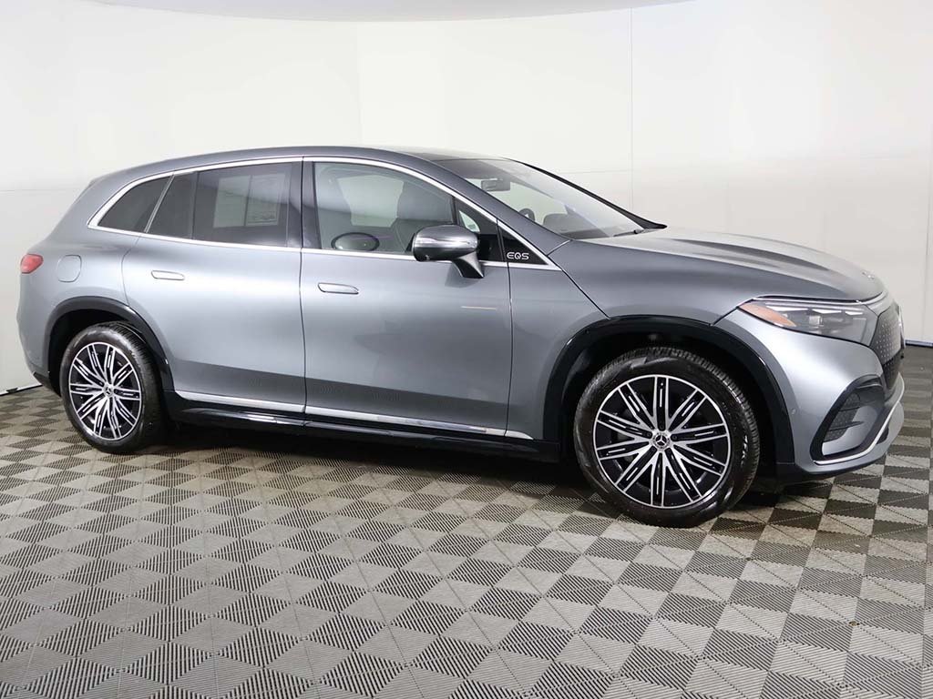 Vehicle image 4 of 68