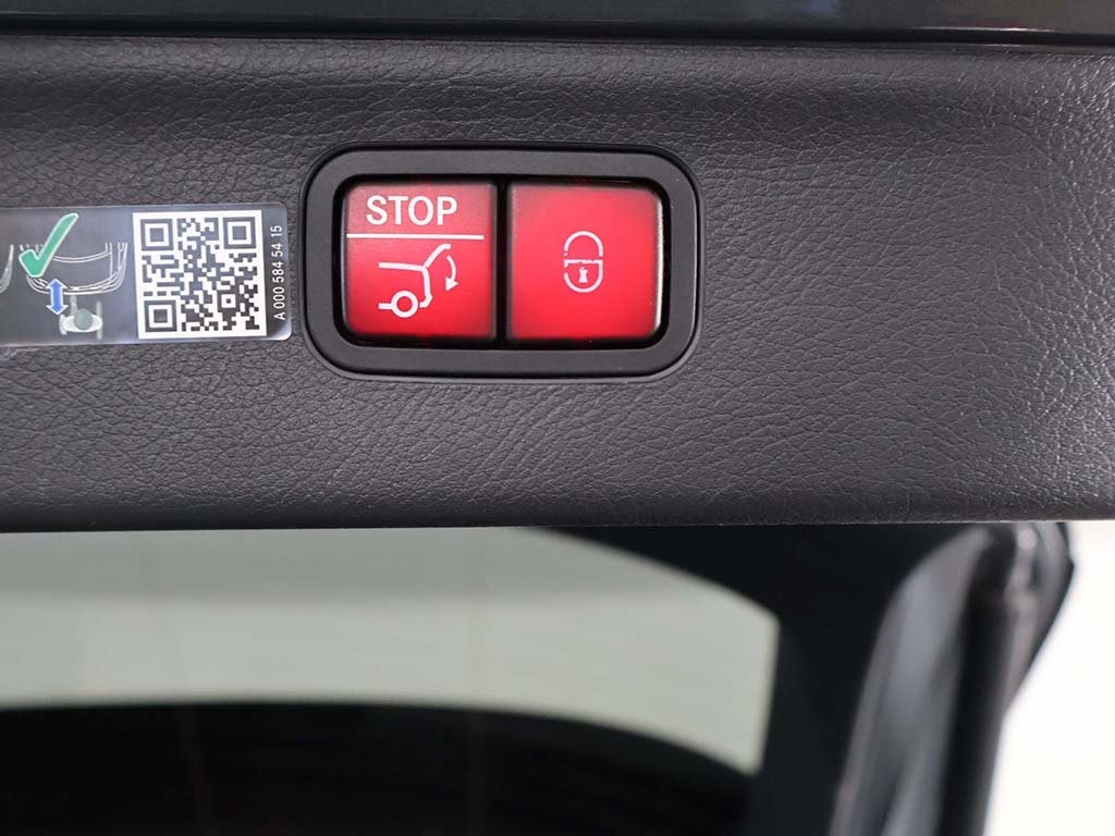 Vehicle image 26 of 68