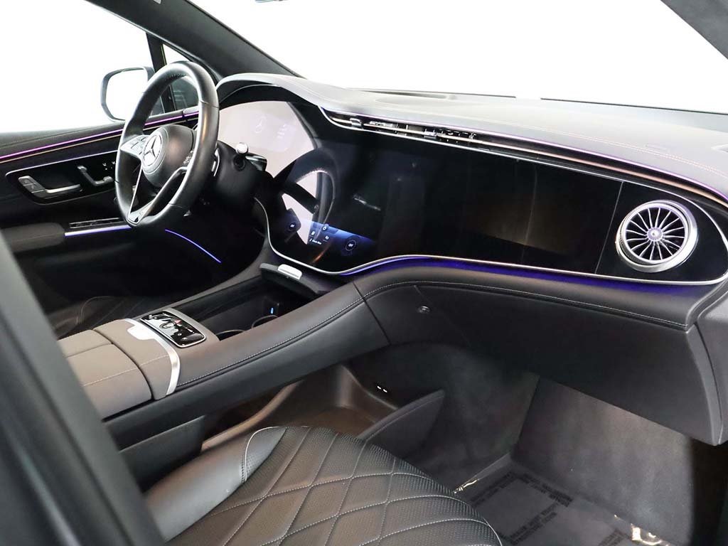 Vehicle image 34 of 68