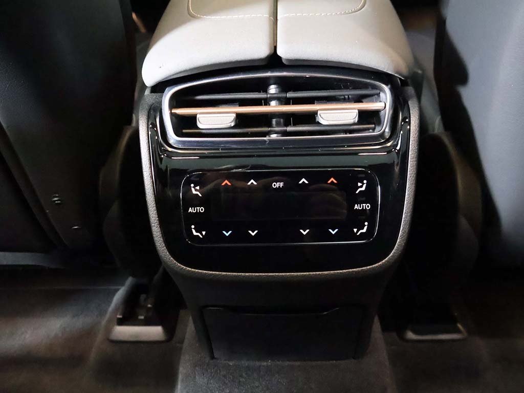 Vehicle image 59 of 68