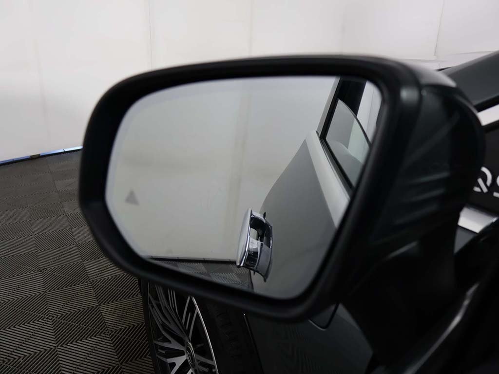 Vehicle image 44 of 68