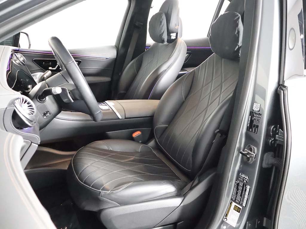 Vehicle image 35 of 68