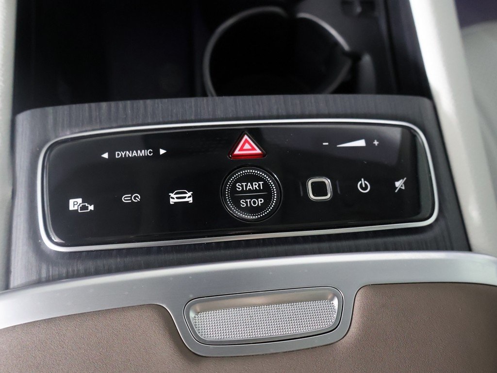 Vehicle image 37 of 45