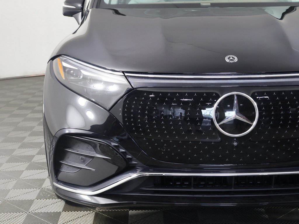 Vehicle image 33 of 45