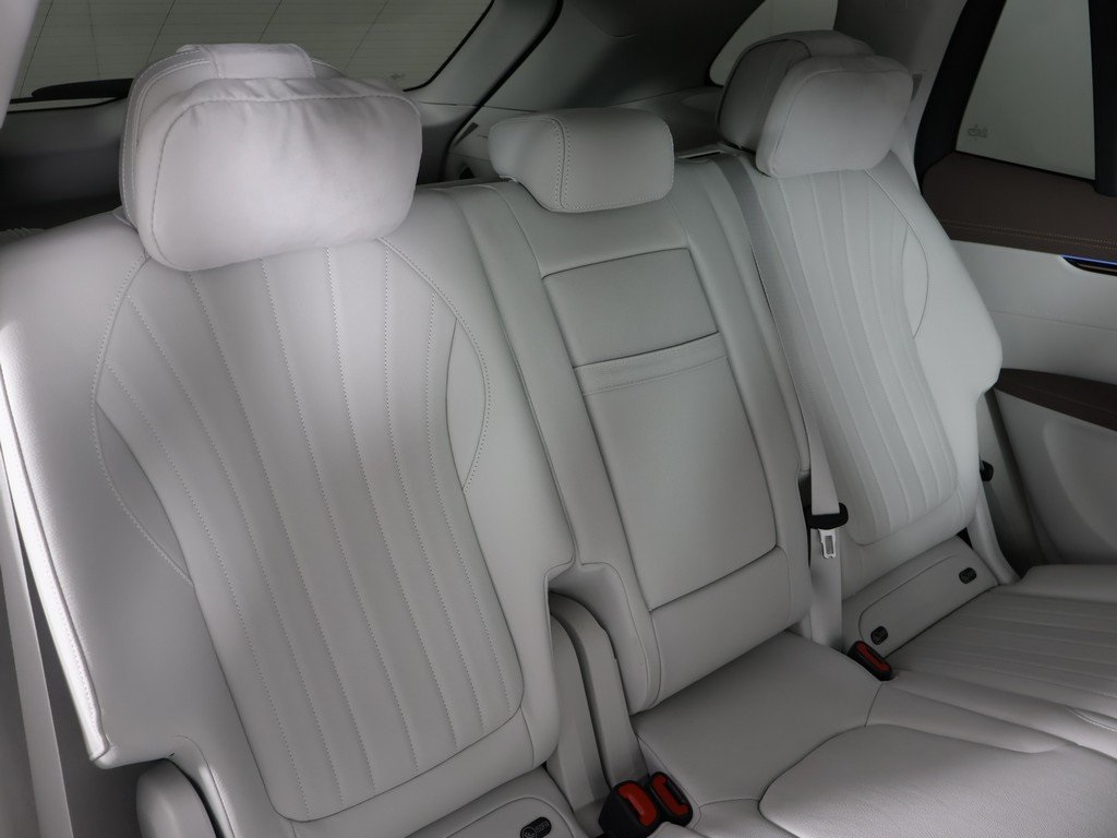 Vehicle image 15 of 45