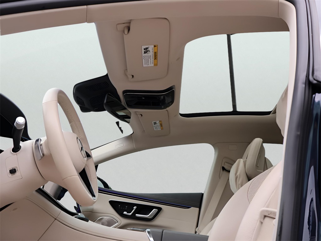 Vehicle image 26 of 82