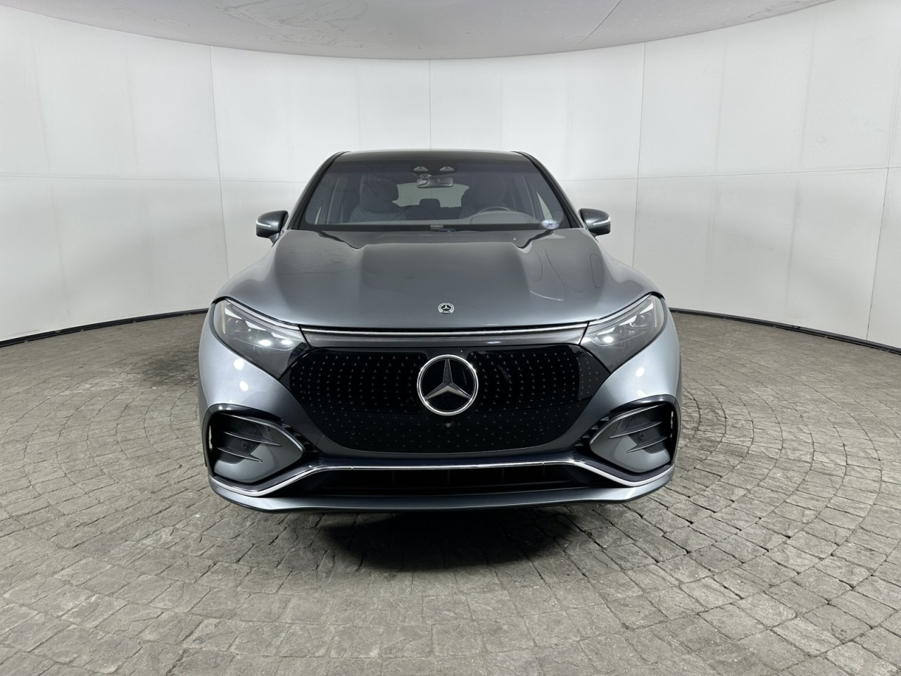 Vehicle image 2 of 20