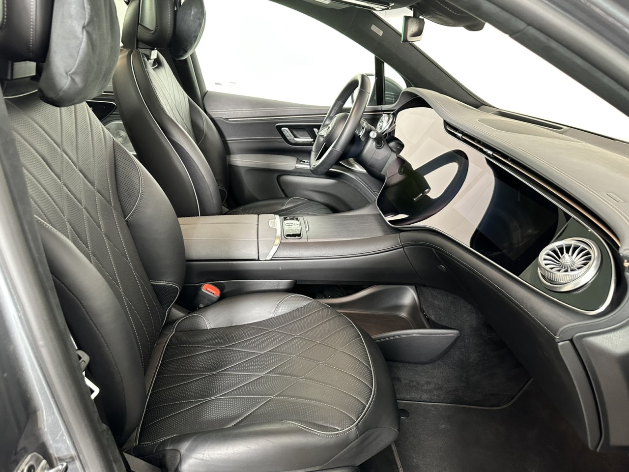 Vehicle image 9 of 20